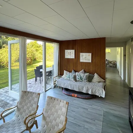 3 Bedroom Beautiful In Vaeggerlose Hébergement de vacances *